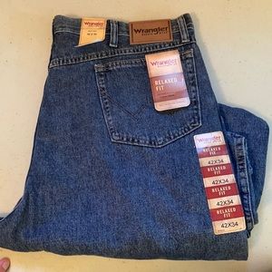 Men’s wranglers relaxed fit 42x34